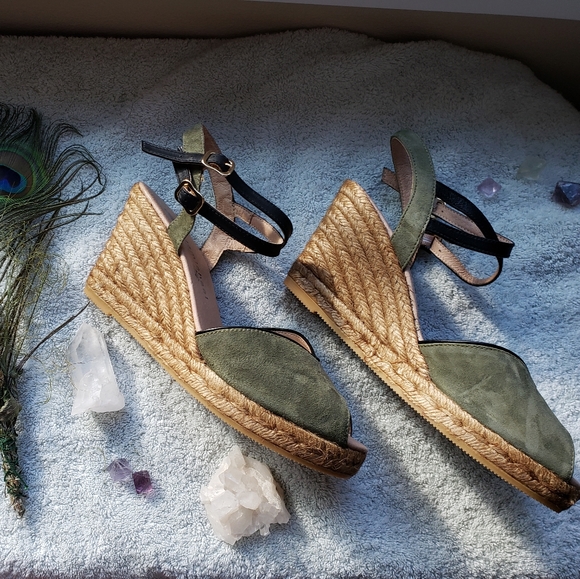 Eric Michael Shoes - NWOT Green Gina nubuck espadrille wedge sandal